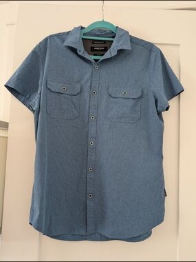 Kenneth Cole Short-Sleeve Blue Button-Up Shirt